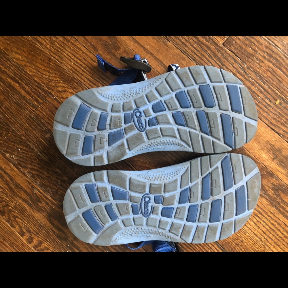 Chacos size 4 kids (size 6 women) - Picture 3 of 4